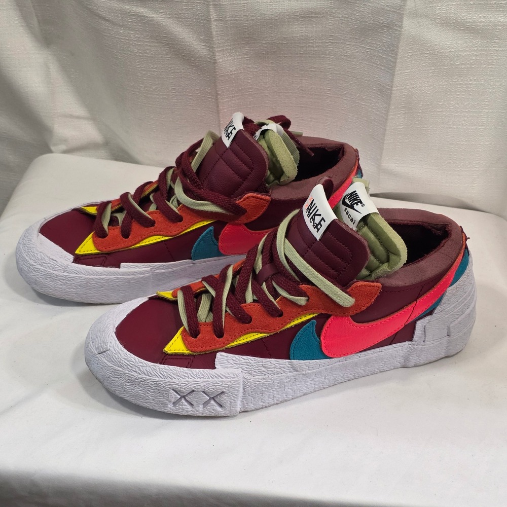 Nike x Sacai x KAWS Blazer Low Team Red DM7901-600 Mens 8.5 Burgundy Sneakers